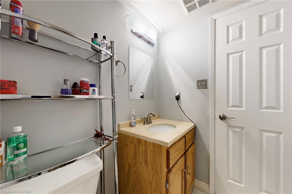 1002-432 Main Street, Hamilton, ON - Indoor Photo Showing Laundry Room