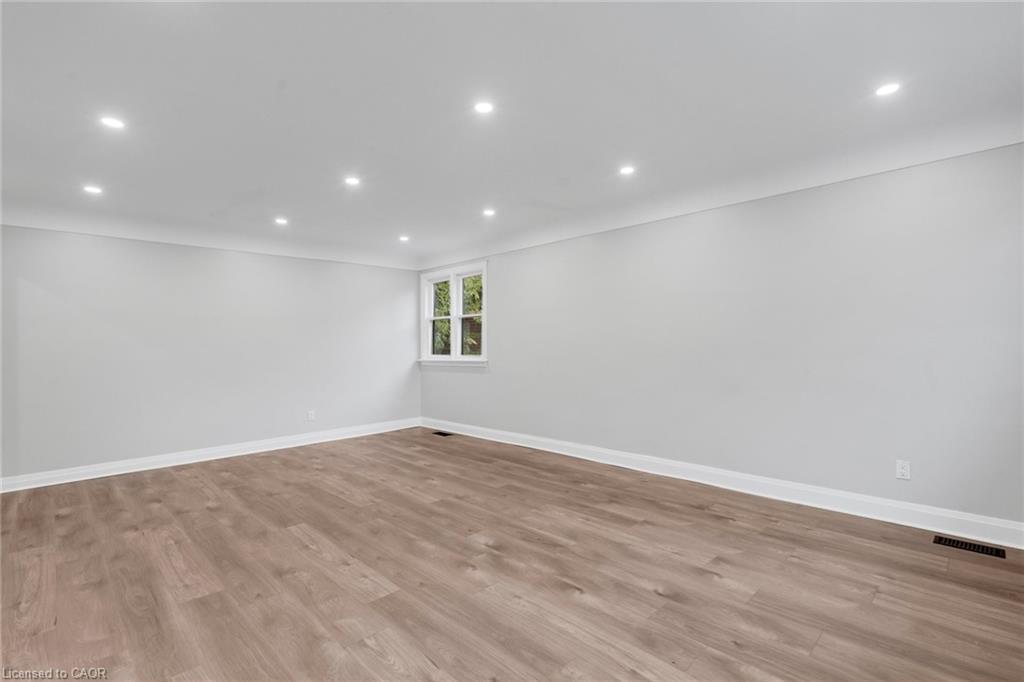 20 West 4Th Street, Hamilton, ON - Indoor Photo Showing Other Room