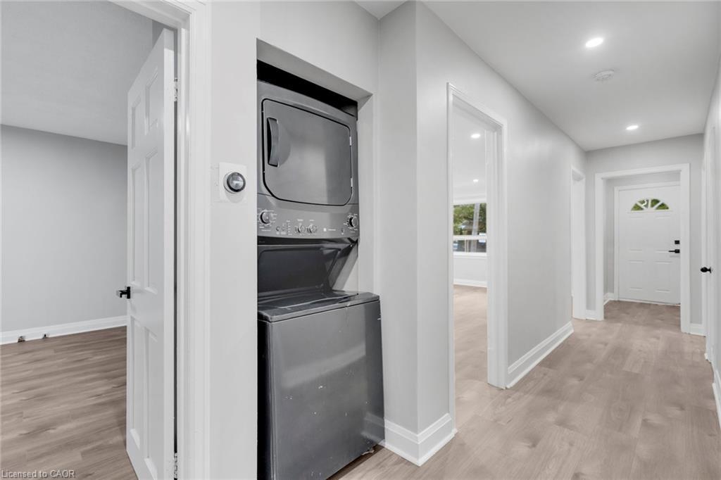 20 West 4Th Street, Hamilton, ON - Indoor Photo Showing Laundry Room