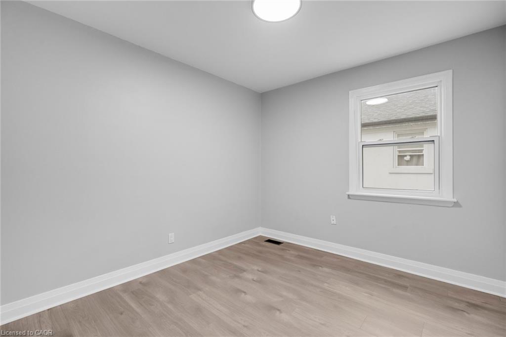 20 West 4Th Street, Hamilton, ON - Indoor Photo Showing Other Room