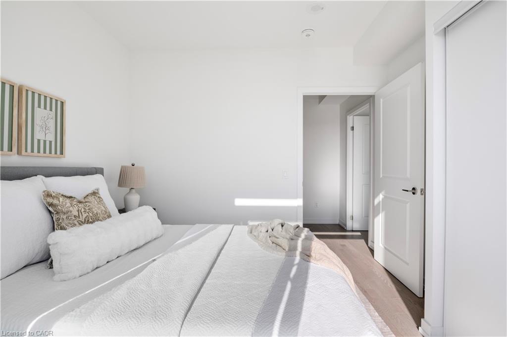 420-55 Duke Street W, Kitchener, ON - Indoor Photo Showing Bedroom