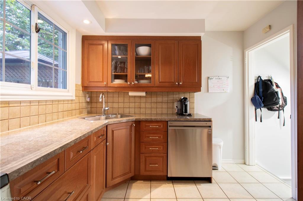 28 Glen Eden Court, Hamilton, ON - Indoor Photo Showing Kitchen With Double Sink