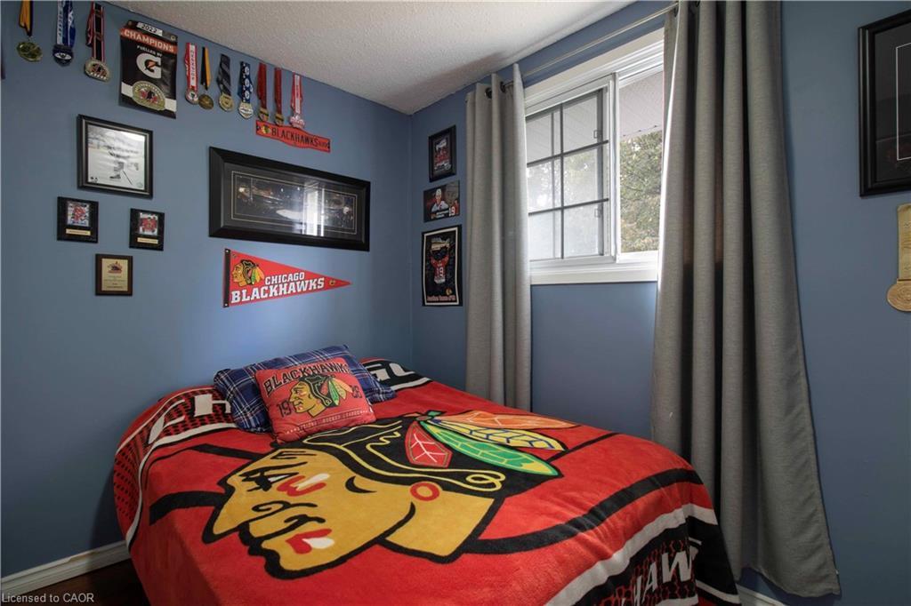 28 Glen Eden Court, Hamilton, ON - Indoor Photo Showing Bedroom