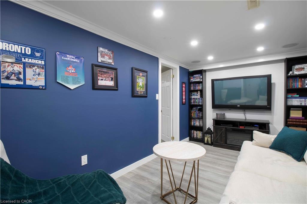 28 Glen Eden Court, Hamilton, ON - Indoor