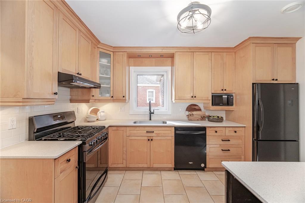 75 Emerald Crescent, Toronto, ON - Indoor Photo Showing Kitchen