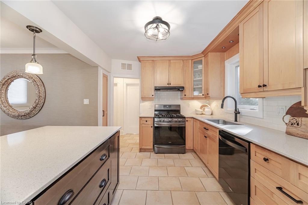 75 Emerald Crescent, Toronto, ON - Indoor Photo Showing Kitchen