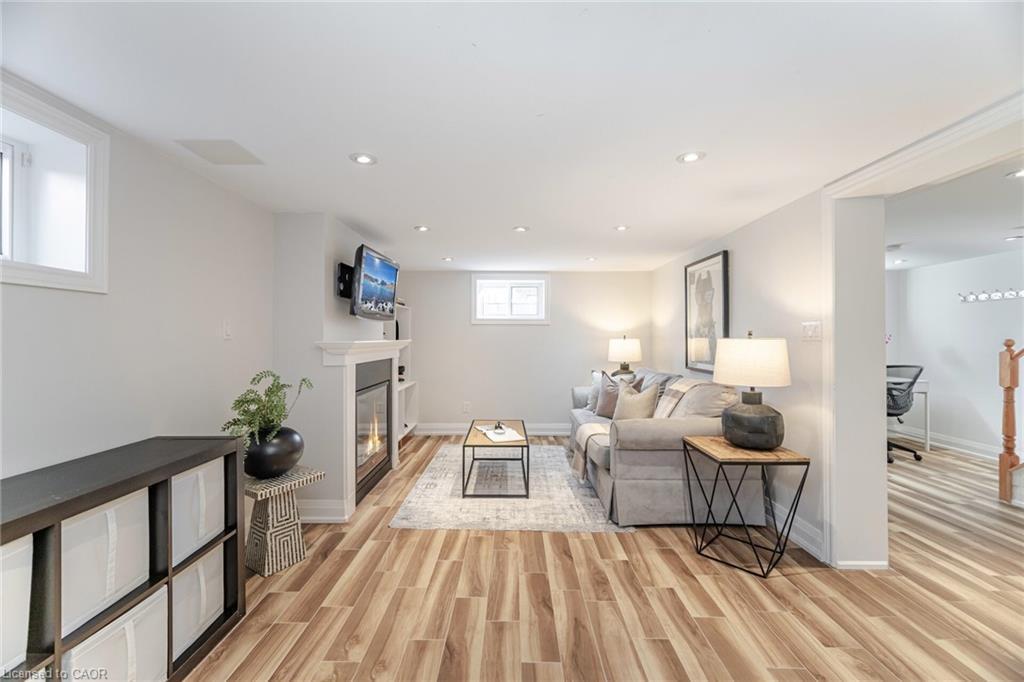 75 Emerald Crescent, Toronto, ON - Indoor