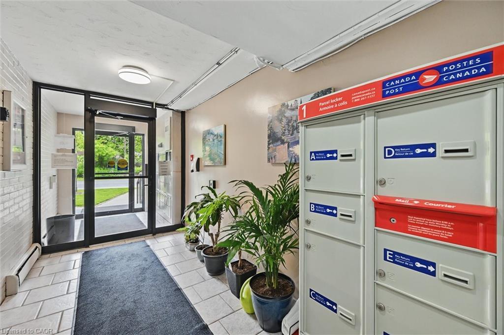 43-2373 King Street E, Hamilton, ON - Indoor