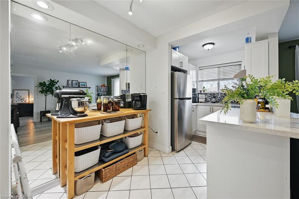 43-2373 King Street E, Hamilton, ON - Indoor