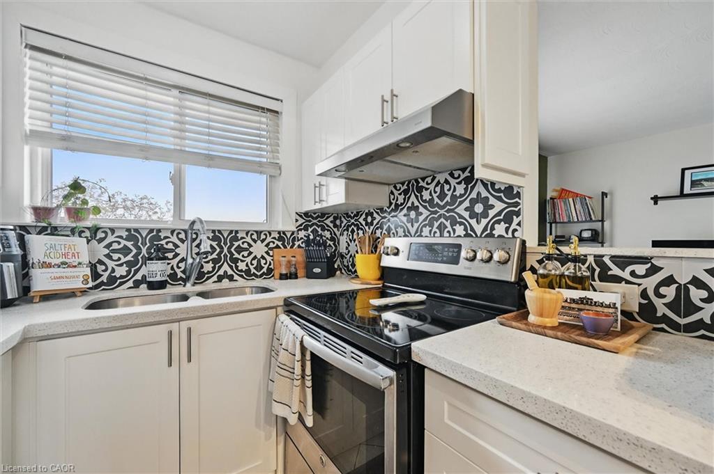 43-2373 King Street E, Hamilton, ON - Indoor Photo Showing Kitchen With Double Sink