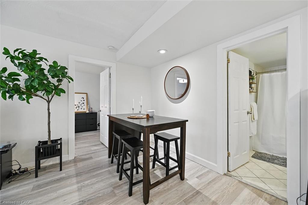 43-2373 King Street E, Hamilton, ON - Indoor Photo Showing Other Room