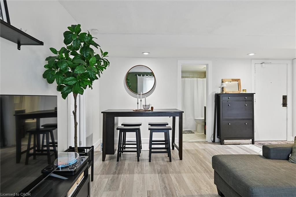 43-2373 King Street E, Hamilton, ON - Indoor