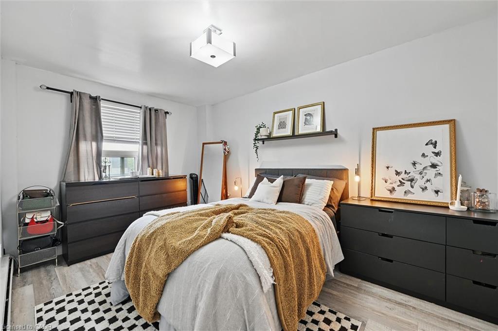 43-2373 King Street E, Hamilton, ON - Indoor Photo Showing Bedroom