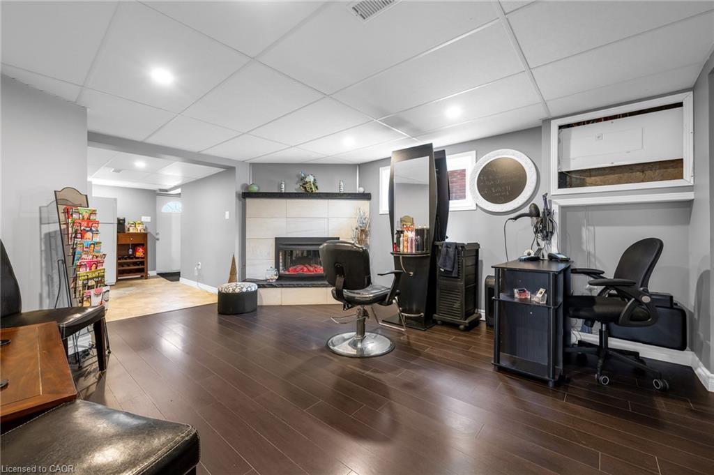 33 Rosedale Avenue, St. Catharines, ON - Indoor