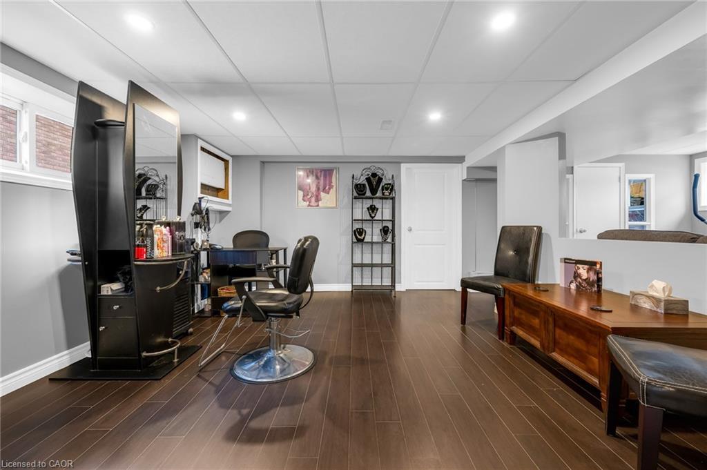 33 Rosedale Avenue, St. Catharines, ON - Indoor