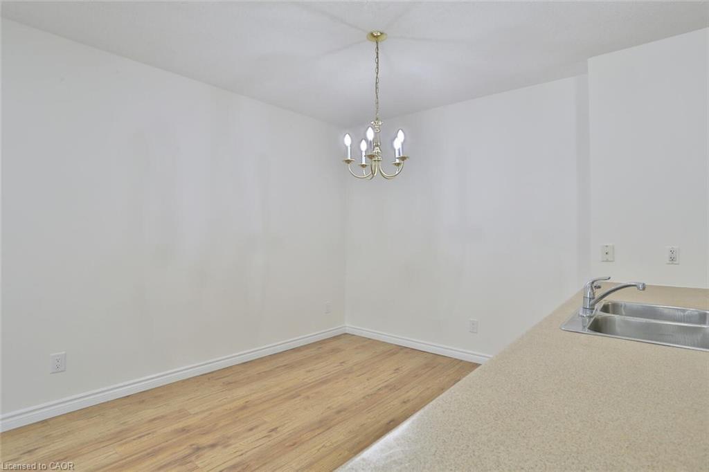 206-345 Briarmeadow Drive, Kitchener, ON - Indoor