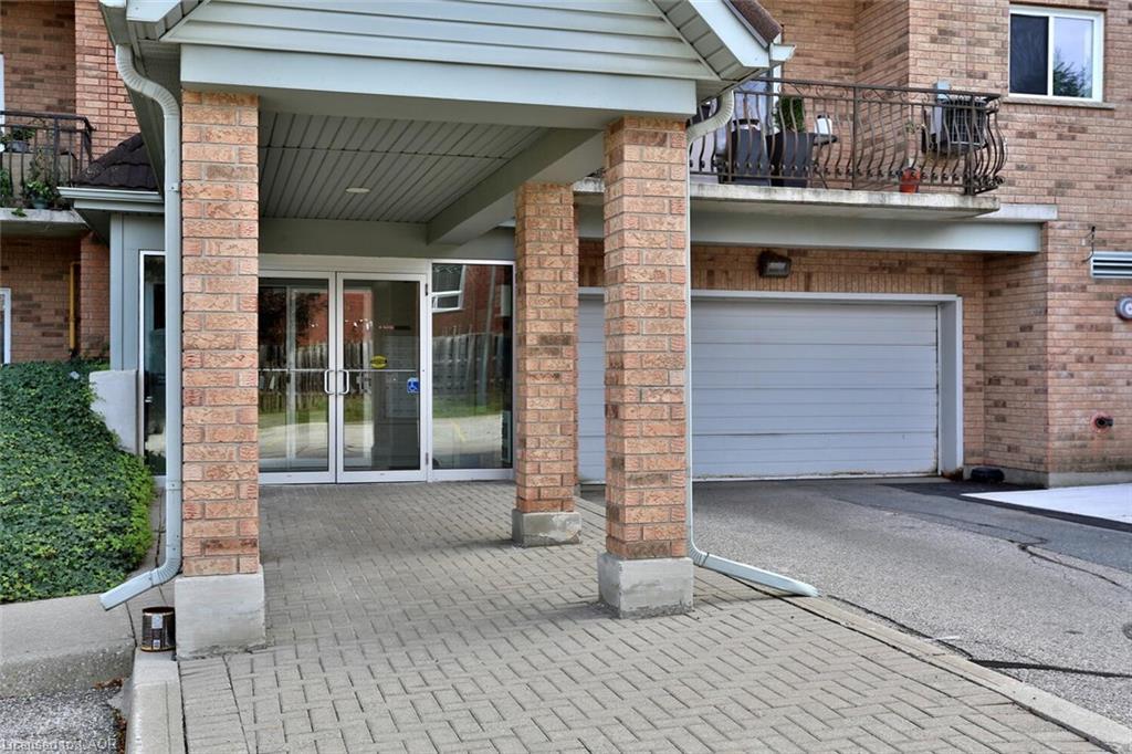 206-345 Briarmeadow Drive, Kitchener, ON - Outdoor With Exterior