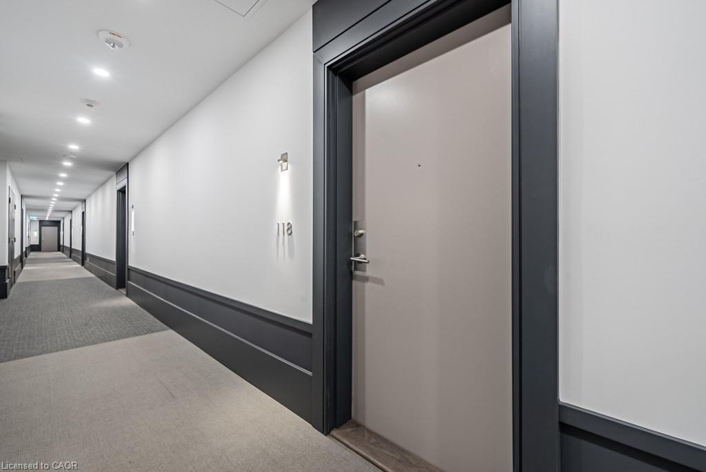 118-16 Concord Place, Grimsby, ON - Indoor Photo Showing Other Room