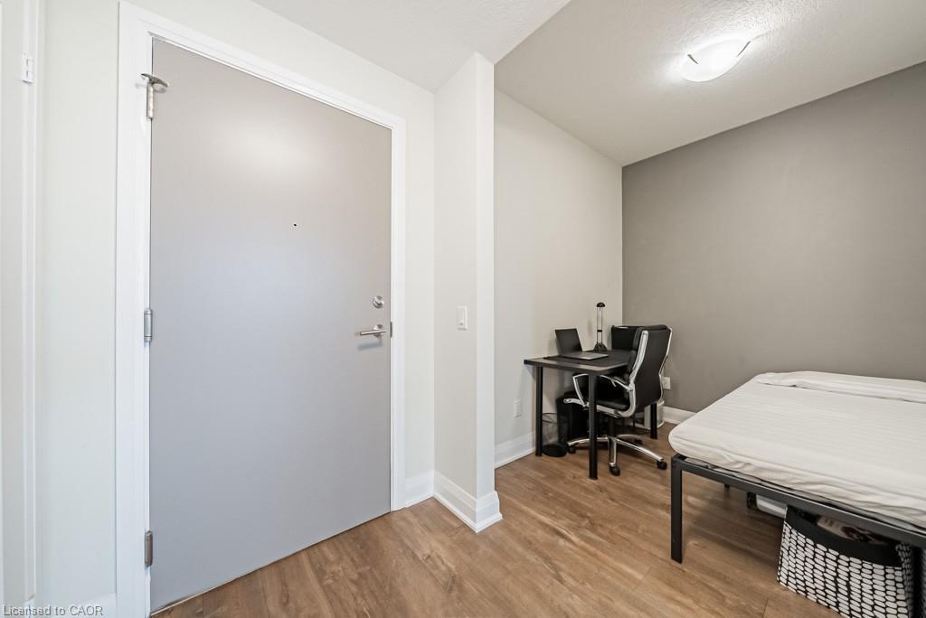 118-16 Concord Place, Grimsby, ON - Indoor Photo Showing Other Room