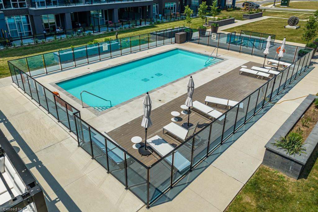 118-16 Concord Place, Grimsby, ON - Outdoor With In Ground Pool