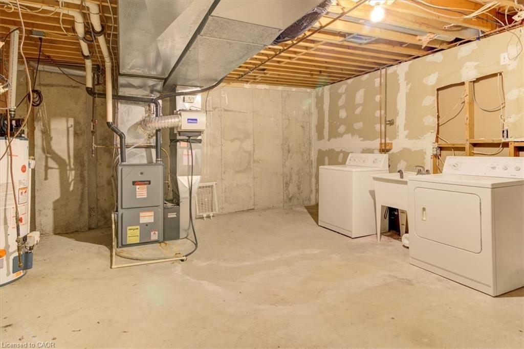 2-42 Donly Drive S, Simcoe, ON - Indoor Photo Showing Laundry Room