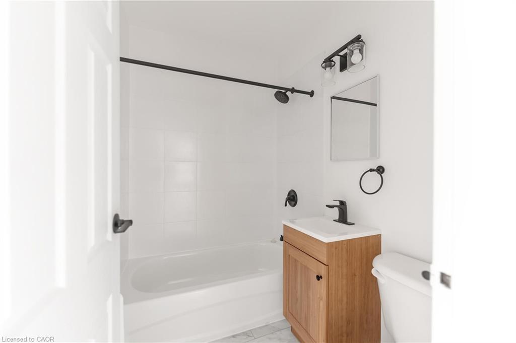 57 Mericourt Road, Hamilton, ON - Indoor Photo Showing Bathroom