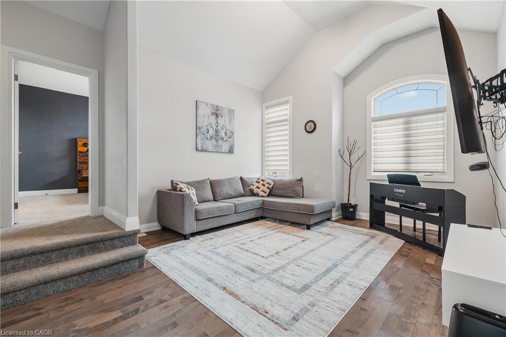 346 Moorlands Crescent, Kitchener, ON - Indoor Photo Showing Living Room