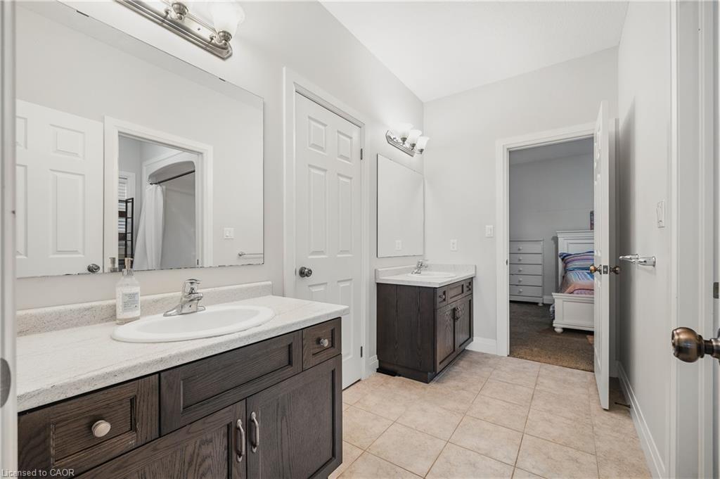 346 Moorlands Crescent, Kitchener, ON - Indoor Photo Showing Bathroom
