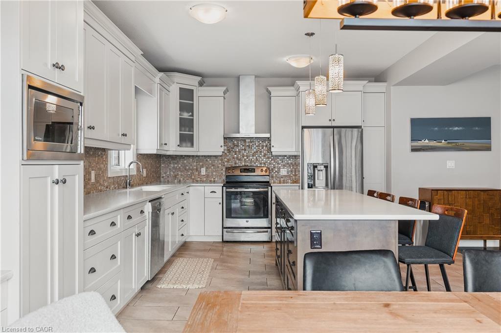 346 Moorlands Crescent, Kitchener, ON - Indoor Photo Showing Kitchen With Stainless Steel Kitchen With Upgraded Kitchen