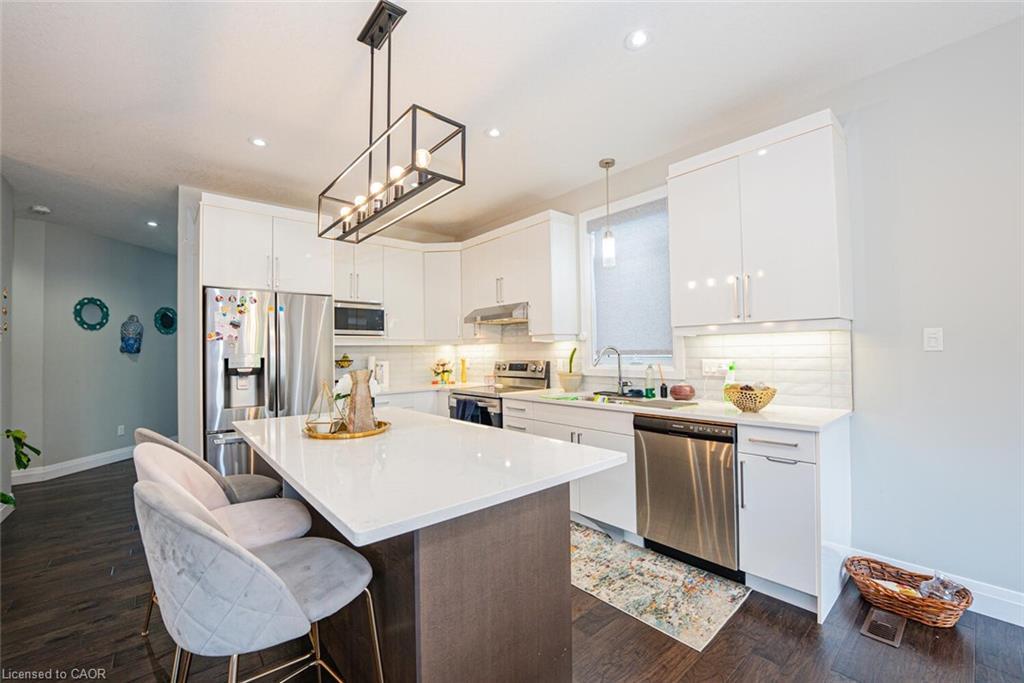 2382 Wickerson Road, London, ON - Indoor Photo Showing Kitchen With Stainless Steel Kitchen With Upgraded Kitchen
