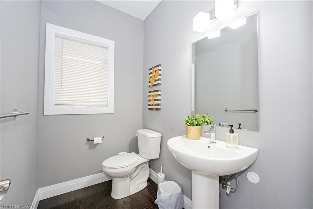 2382 Wickerson Road, London, ON - Indoor Photo Showing Bathroom