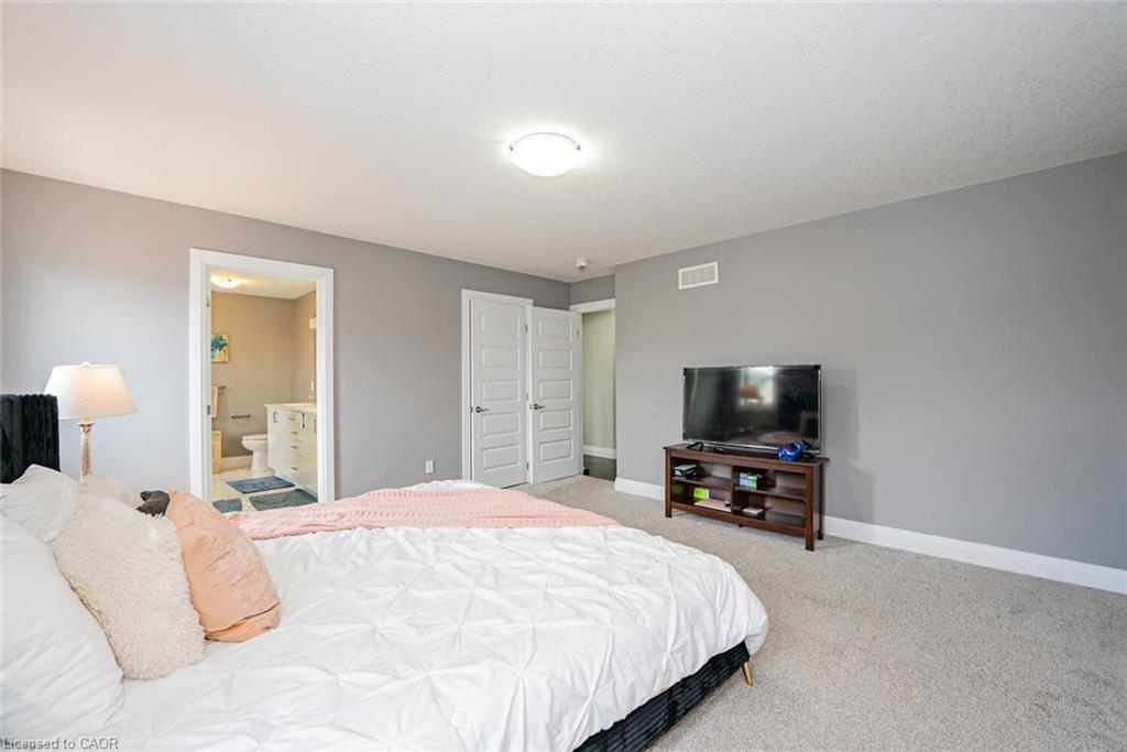 2382 Wickerson Road, London, ON - Indoor Photo Showing Bedroom