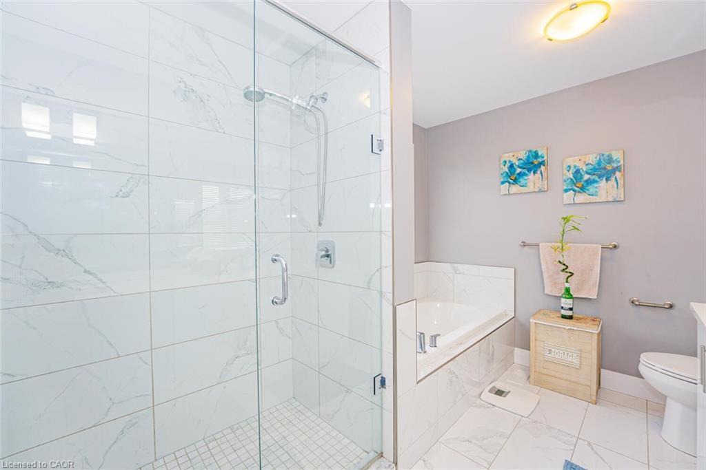 2382 Wickerson Road, London, ON - Indoor Photo Showing Bathroom