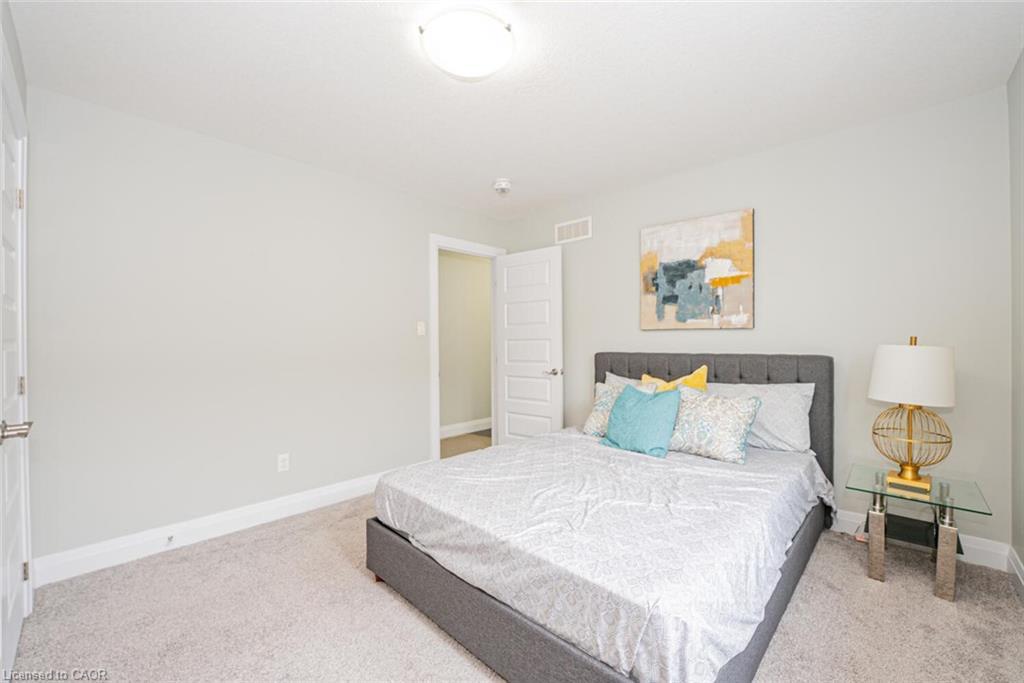 2382 Wickerson Road, London, ON - Indoor Photo Showing Bedroom