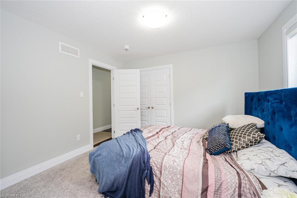 2382 Wickerson Road, London, ON - Indoor Photo Showing Bedroom
