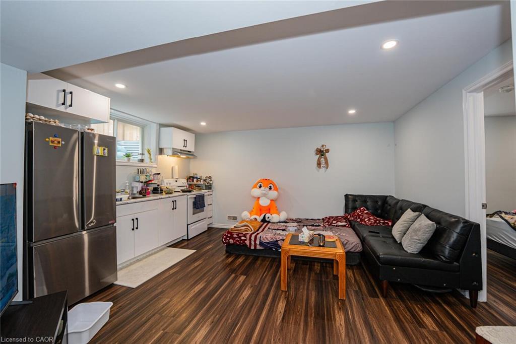 2382 Wickerson Road, London, ON - Indoor