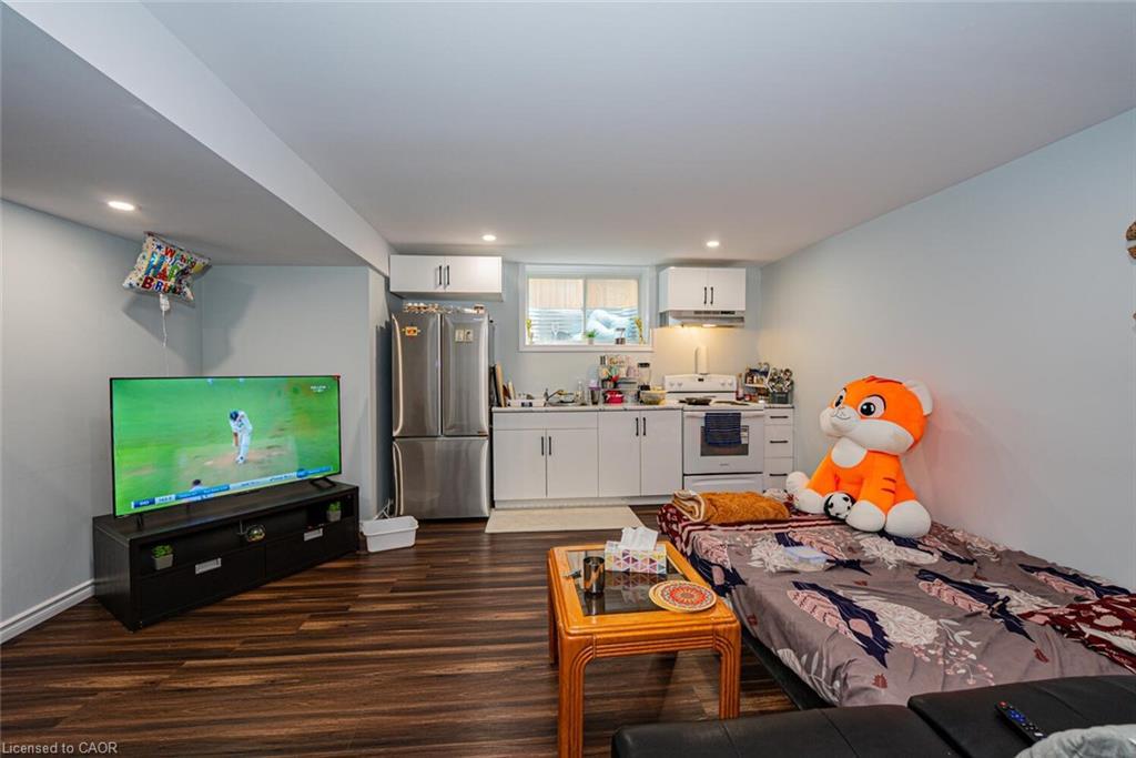 2382 Wickerson Road, London, ON - Indoor