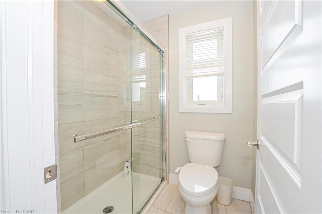 2382 Wickerson Road, London, ON - Indoor Photo Showing Bathroom