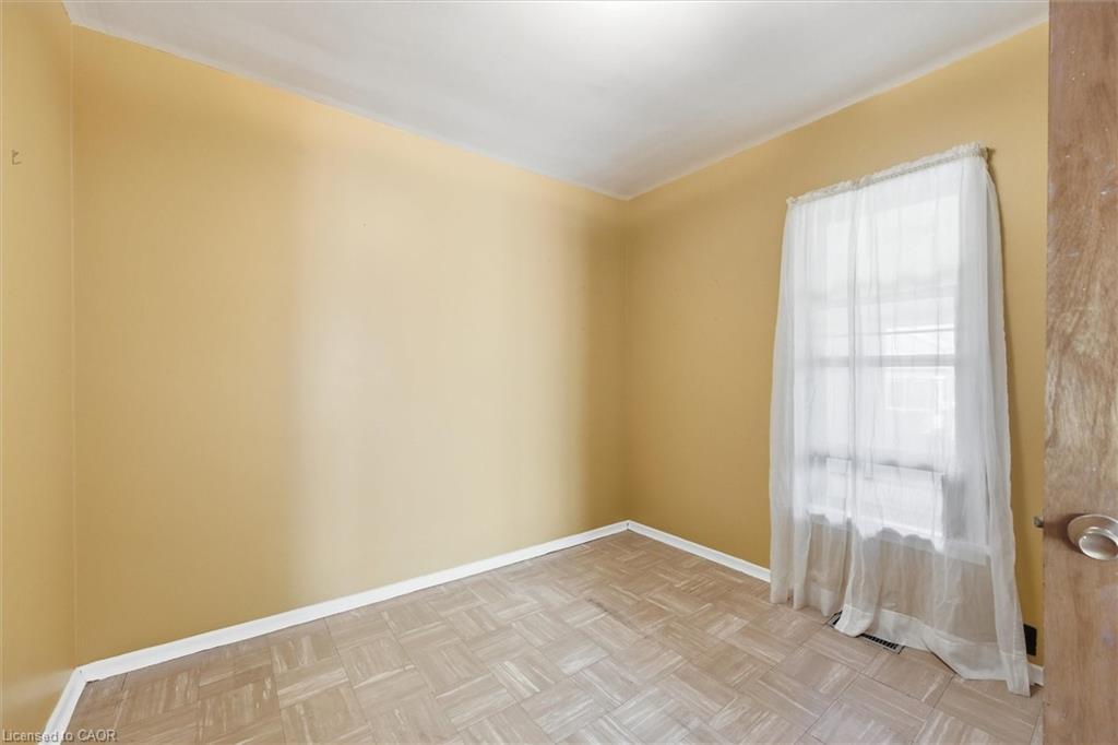 4741 First Avenue, Niagara Falls, ON - Indoor Photo Showing Other Room