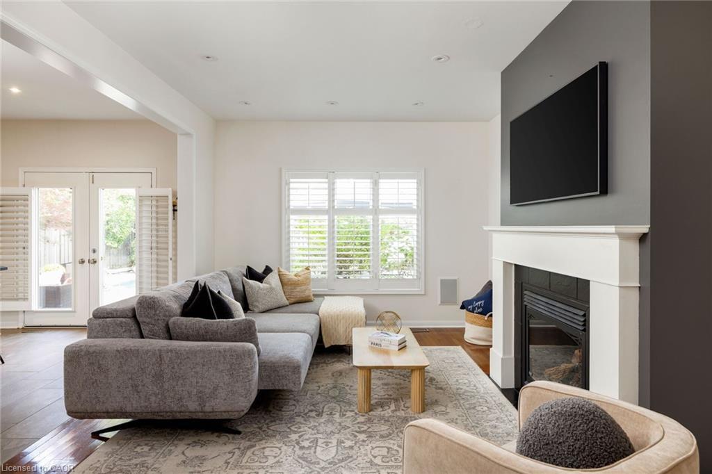 2202 Brookhaven Crescent, Oakville, ON - Indoor Photo Showing Living Room With Fireplace