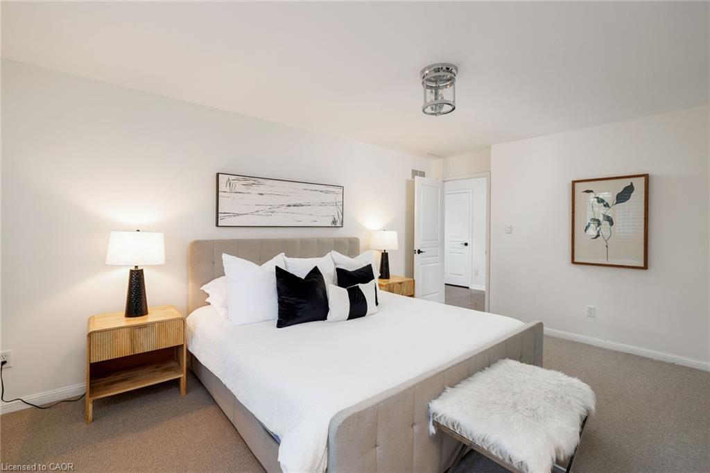 2202 Brookhaven Crescent, Oakville, ON - Indoor Photo Showing Bedroom