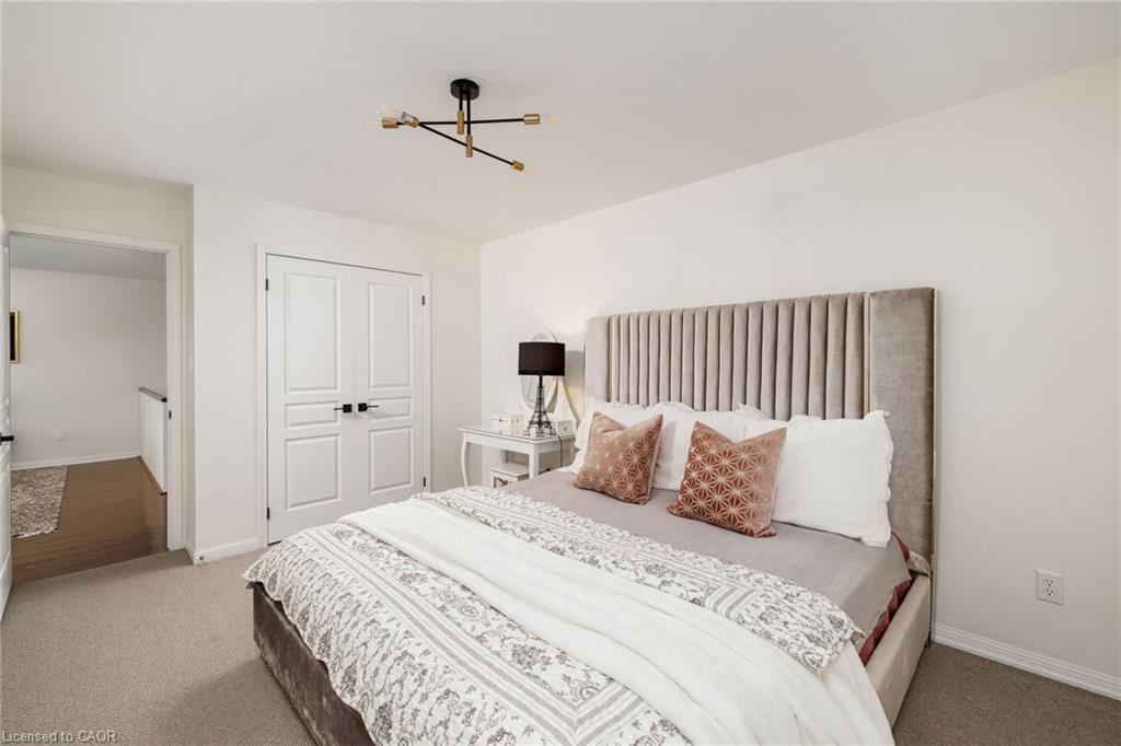 2202 Brookhaven Crescent, Oakville, ON - Indoor Photo Showing Bedroom