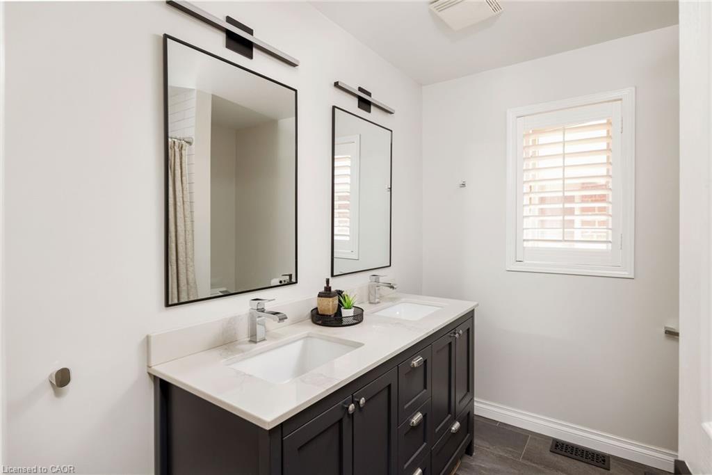 2202 Brookhaven Crescent, Oakville, ON - Indoor Photo Showing Bathroom