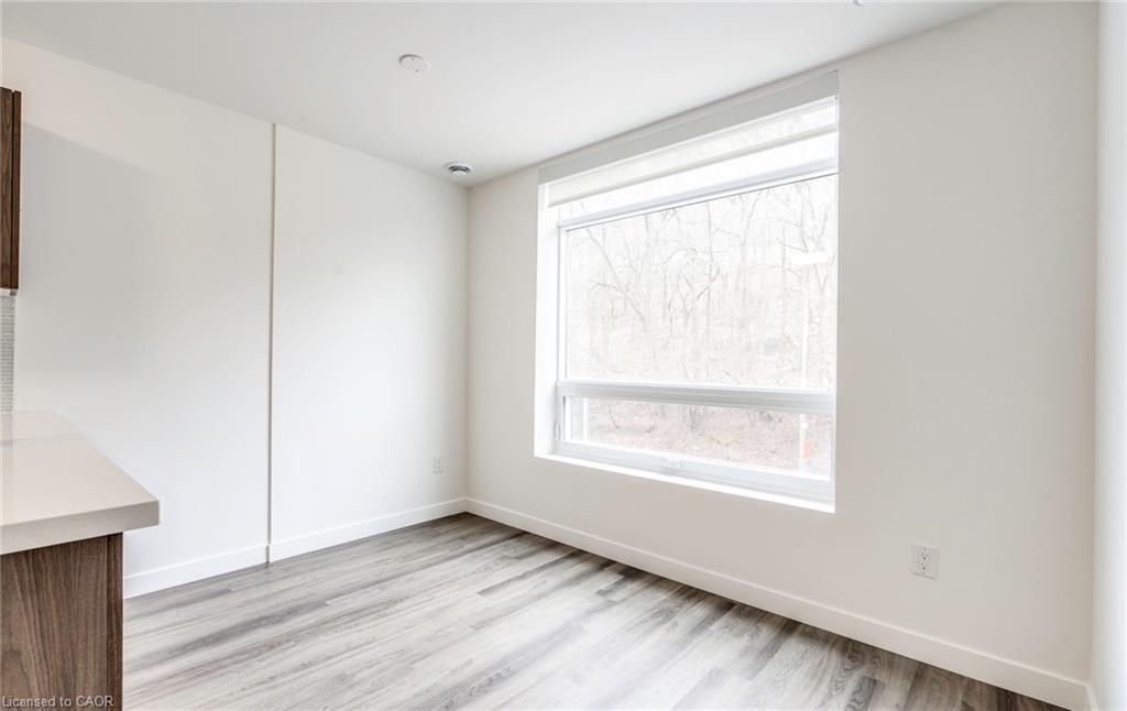 102-479 Charlton Avenue E, Hamilton, ON - Indoor Photo Showing Other Room