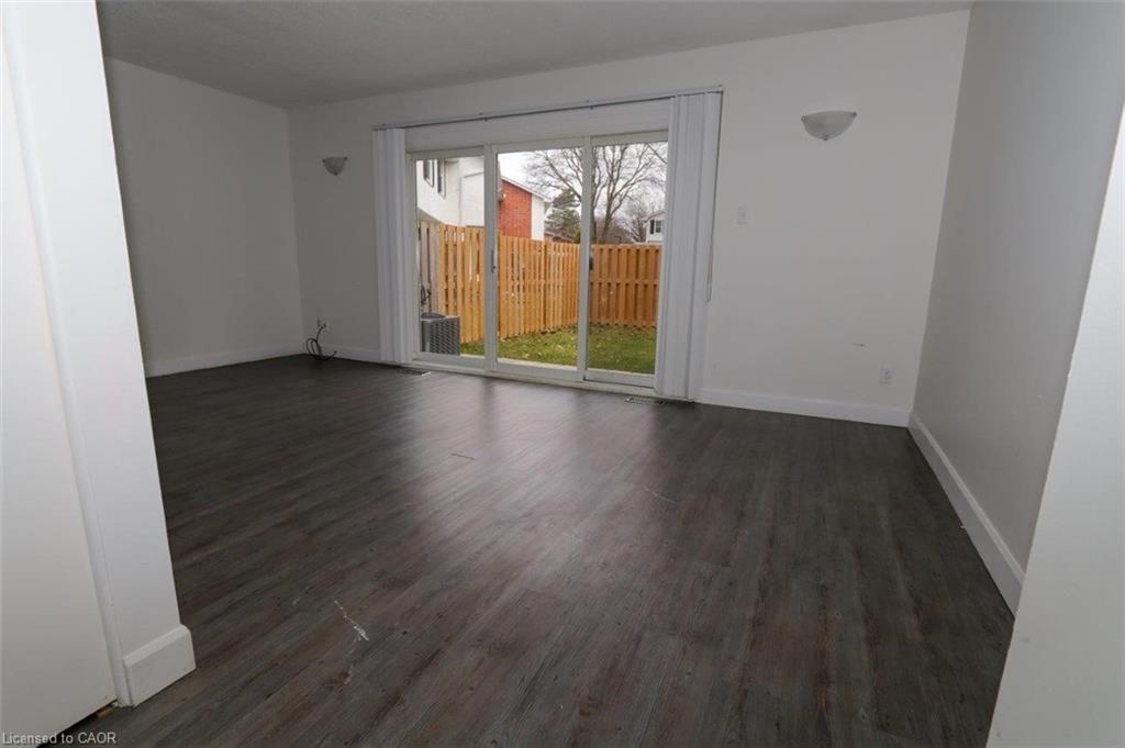 1-411 Keats Way, Waterloo, ON - Indoor Photo Showing Other Room