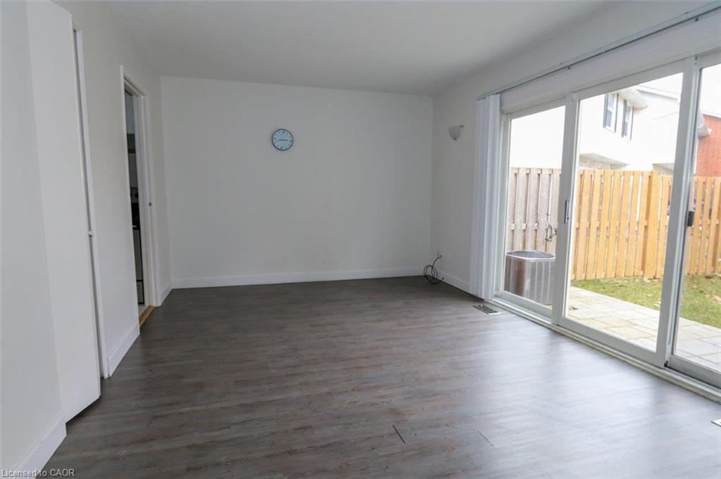 1-411 Keats Way, Waterloo, ON - Indoor Photo Showing Other Room