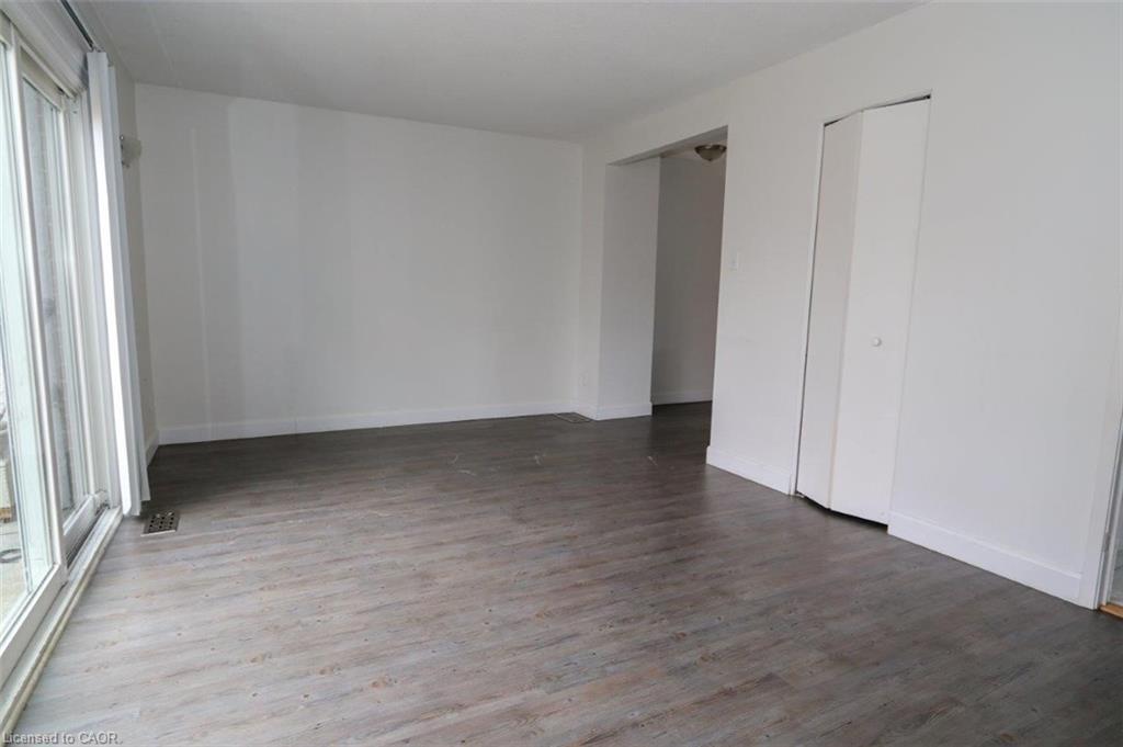 1-411 Keats Way, Waterloo, ON - Indoor Photo Showing Other Room