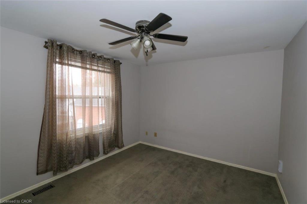 1-411 Keats Way, Waterloo, ON - Indoor Photo Showing Other Room