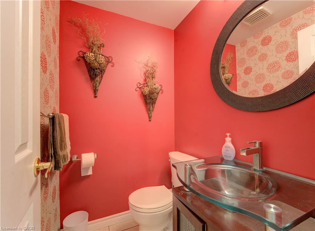 298 Creighton Court, Waterloo, ON - Indoor Photo Showing Bathroom