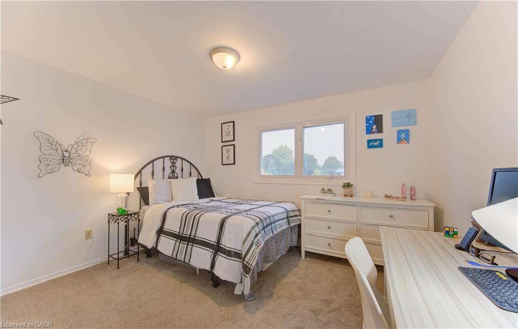298 Creighton Court, Waterloo, ON - Indoor Photo Showing Bedroom